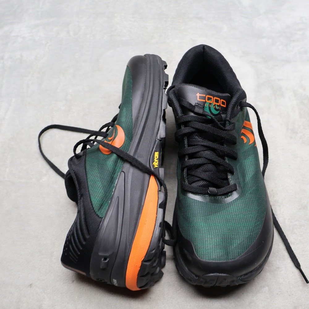 Topo Mens 10.5 Athletic Shoes Black Ultraventure Pro Running Lightweight Chunky